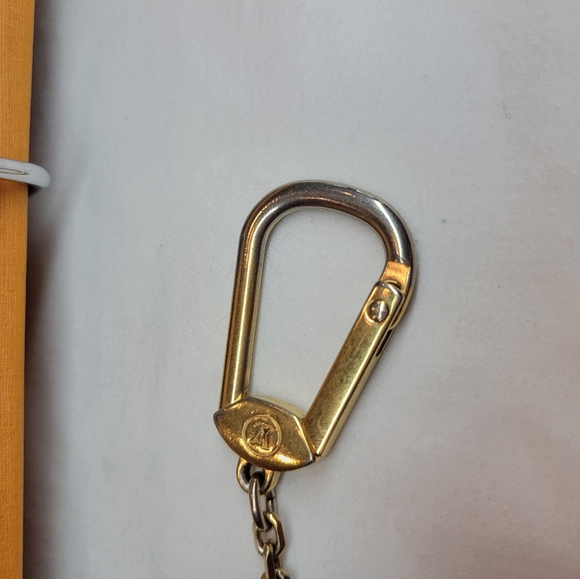 GUC Louis Vuitton Authentic White Murakami Cles - Picture 6 of 8